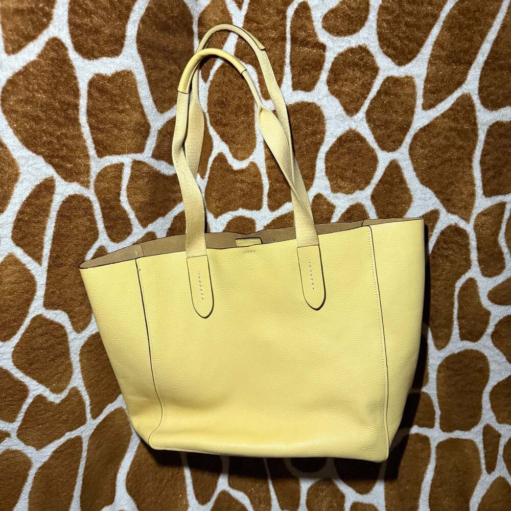 Coach Grove Medium Tote with Horse and Carriage in Yellow Pebbled Leather - Picture 4 of 12
